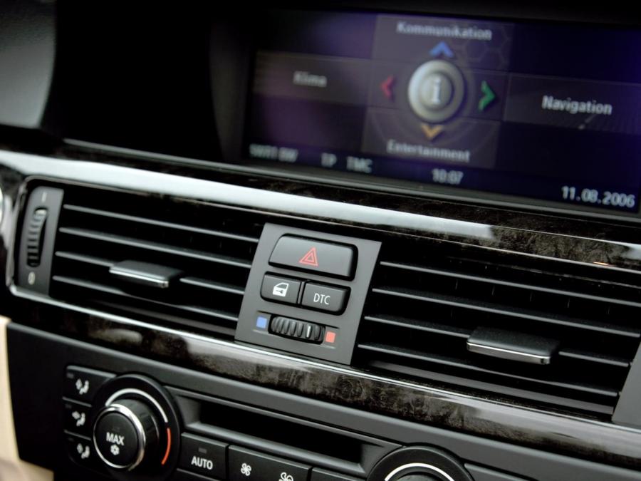  BMW 335i Convertible 2007 года  (фото 57 из 91)